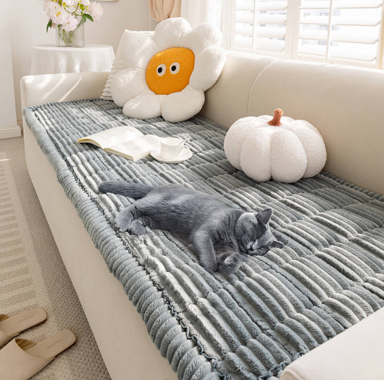 Lazy Soft Flannel Breathable Pet Mat Non-slip Couch Cover