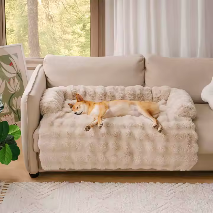 Fluffy Pet Mat – Calm Comfort & Couch Protection in One